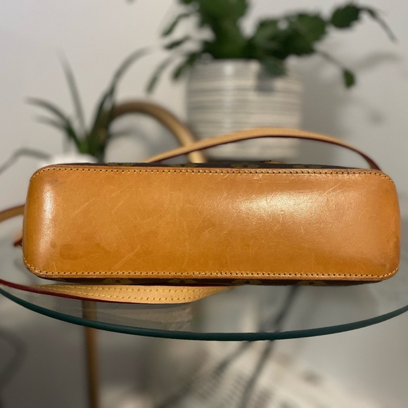 SOLD - Louis Vuitton trotteur bag - Picture 5 of 11